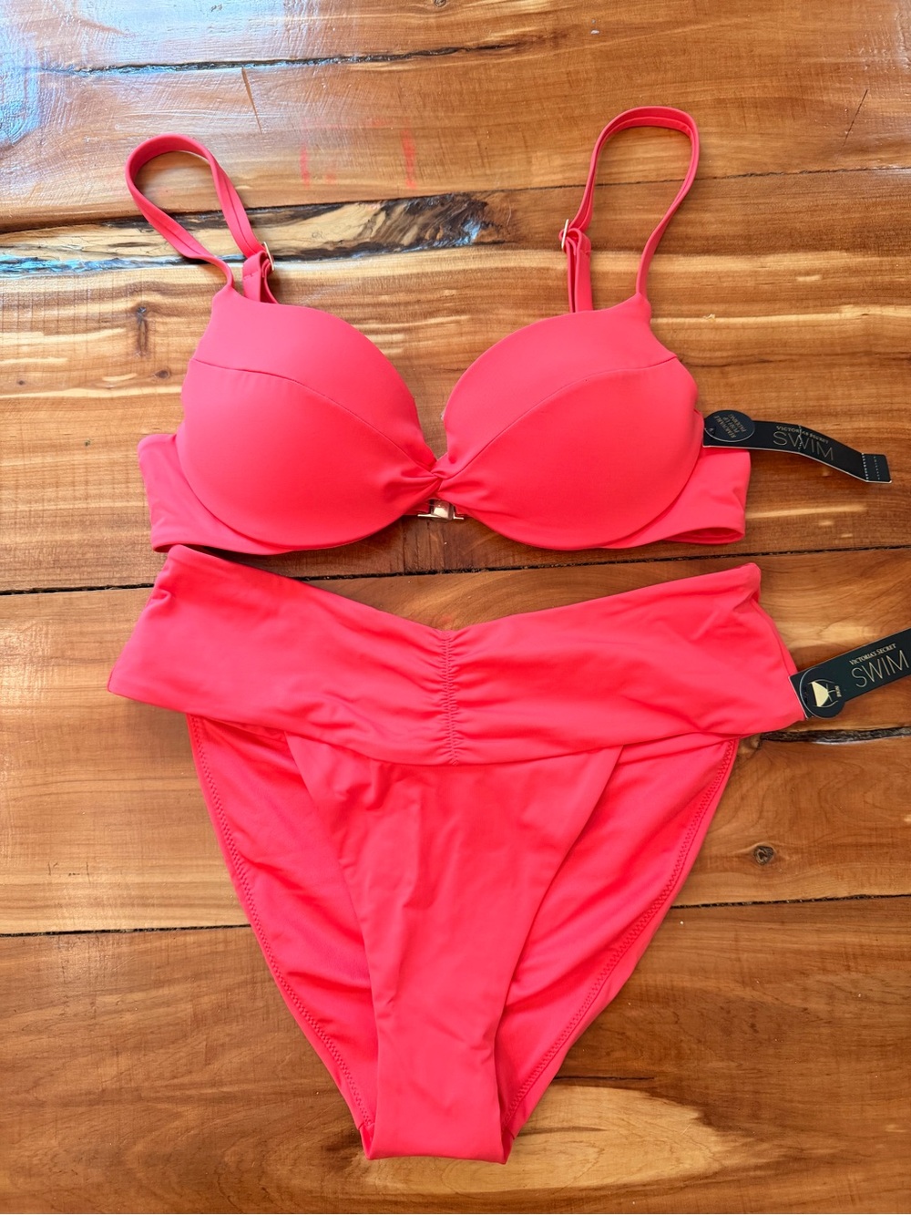 Victoria's Secret Bikini Set, NEW, Size 32B and XS Bottoms PINK 🩷❤️🩷❤️